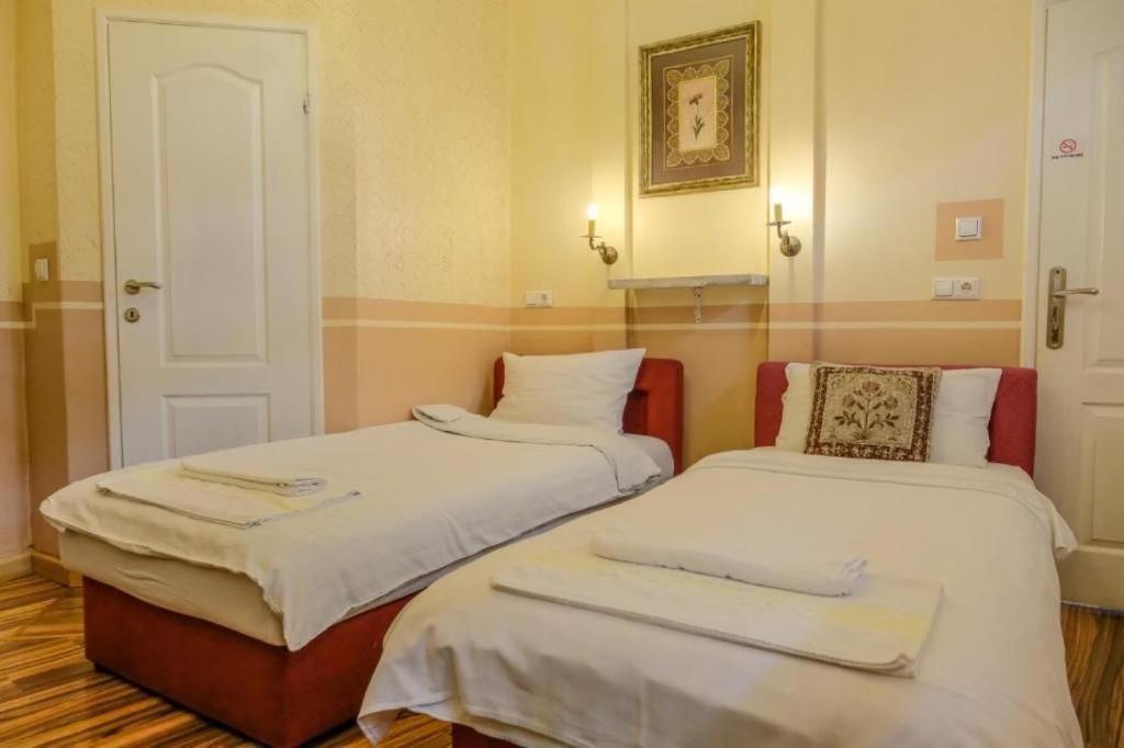 Guesthouse Nia Deluxe サラエヴォ エクステリア 写真