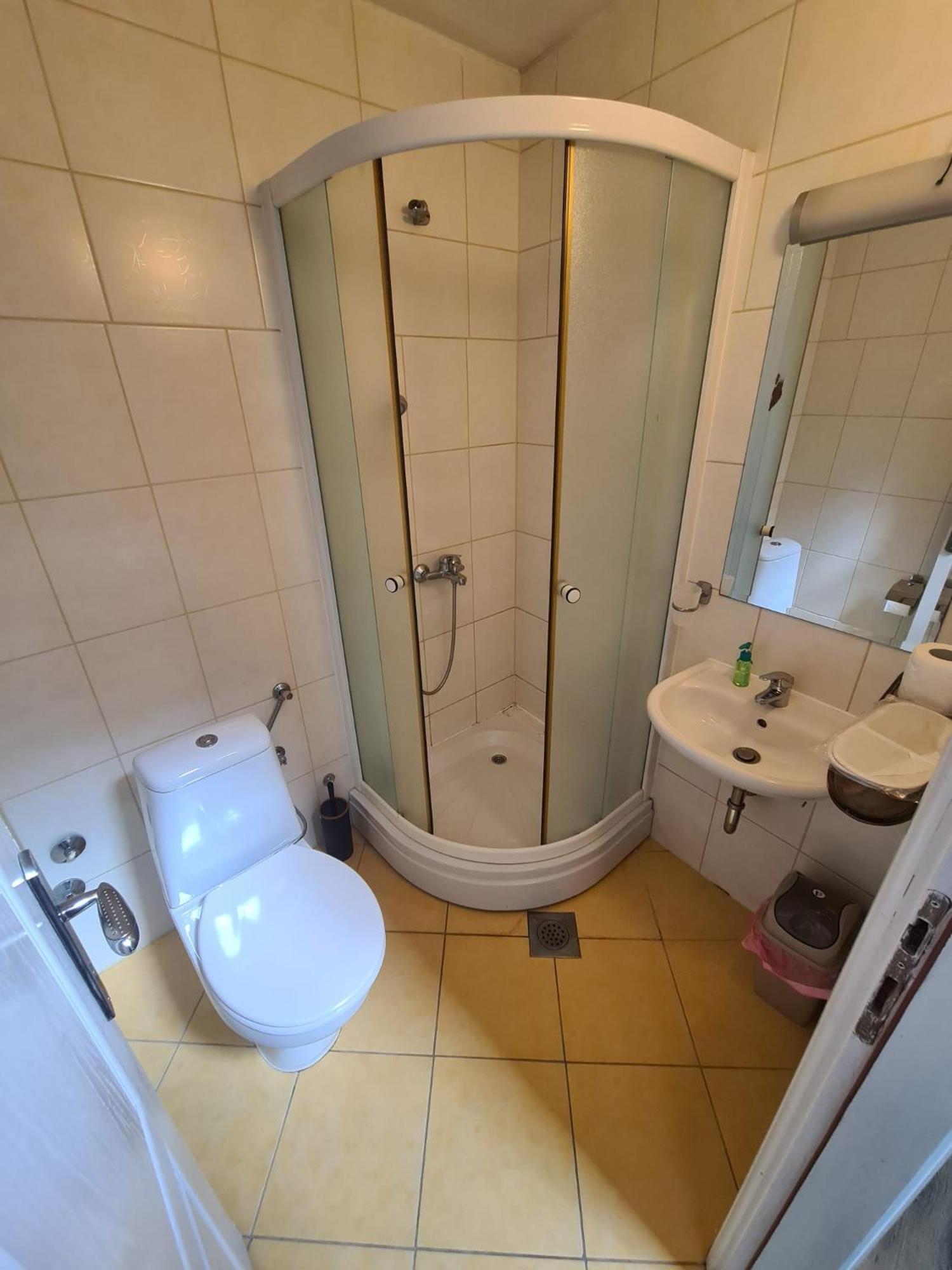Guesthouse Nia Deluxe サラエヴォ エクステリア 写真