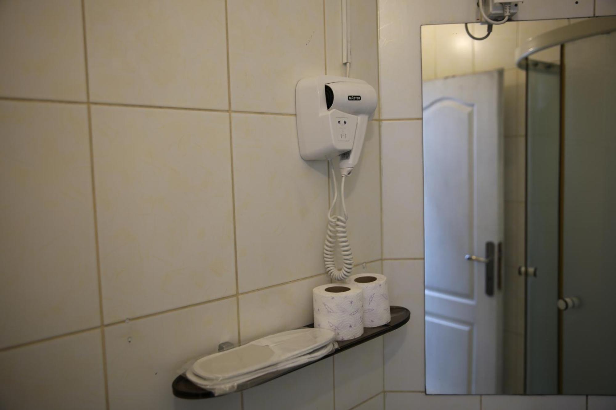 Guesthouse Nia Deluxe サラエヴォ エクステリア 写真
