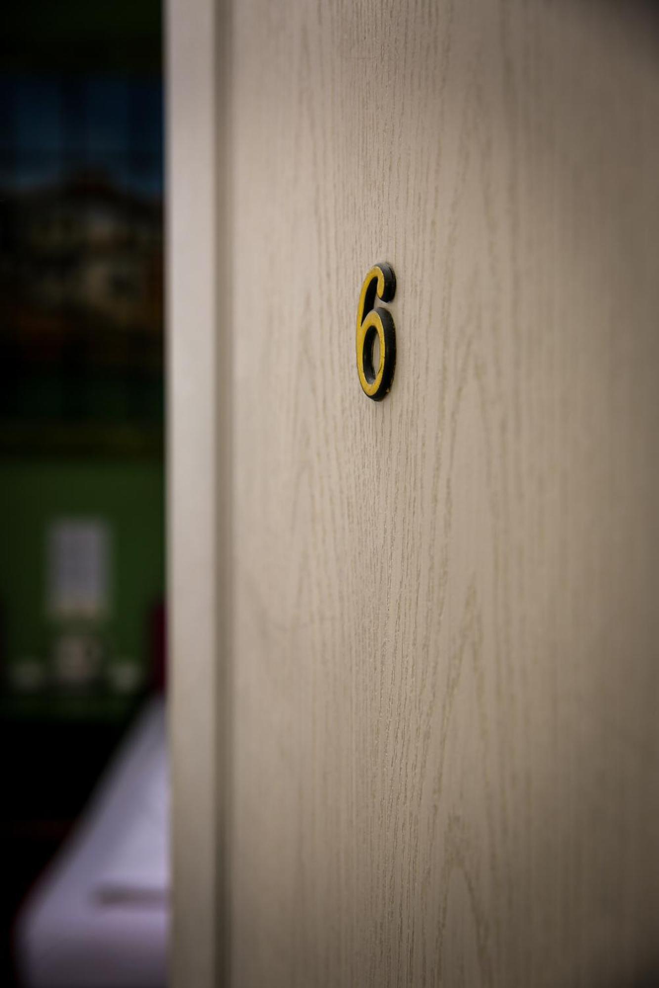 Guesthouse Nia Deluxe サラエヴォ エクステリア 写真