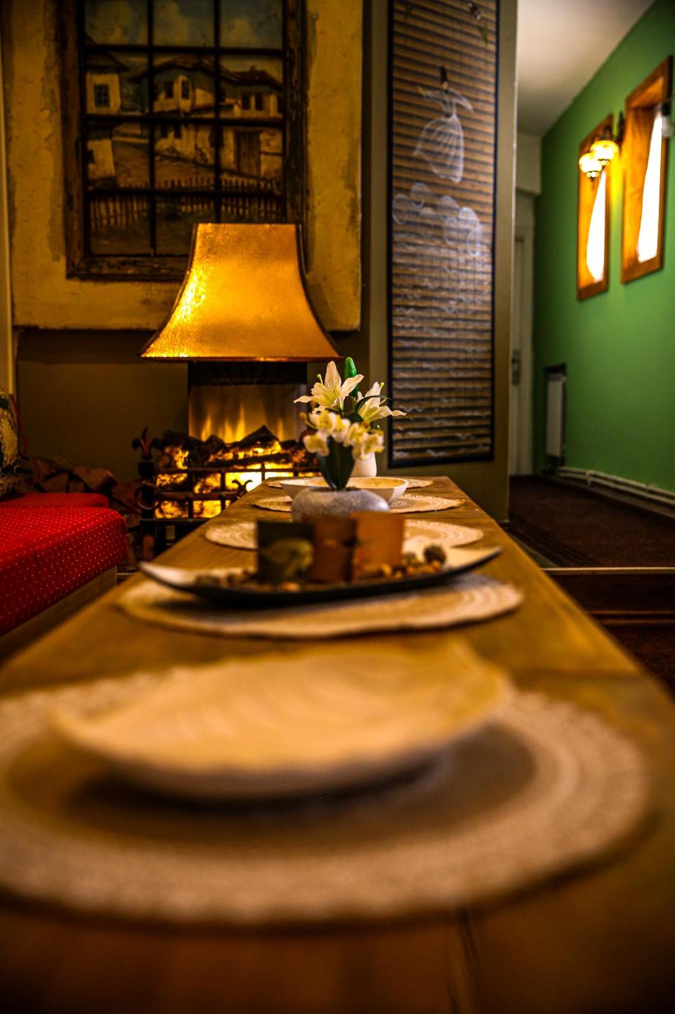 Guesthouse Nia Deluxe サラエヴォ エクステリア 写真