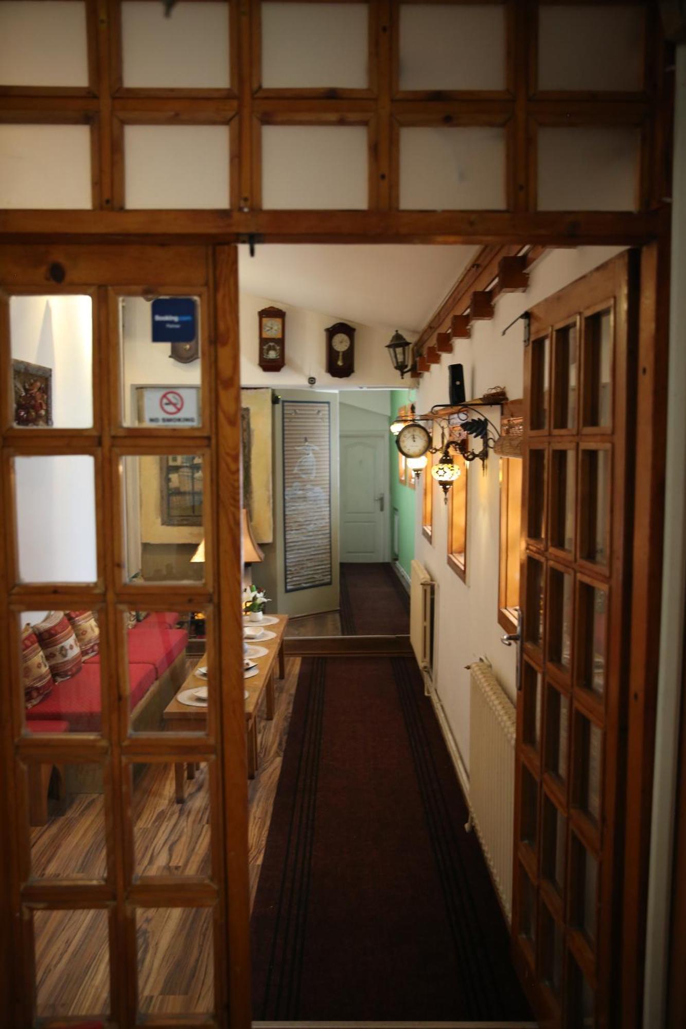 Guesthouse Nia Deluxe サラエヴォ エクステリア 写真